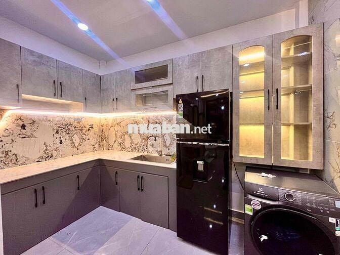 Cho thuê nhà 2Pn 2Wc - Sẵn nội thất, gần Ngã 4 Dương Quảng Hàm - NTS