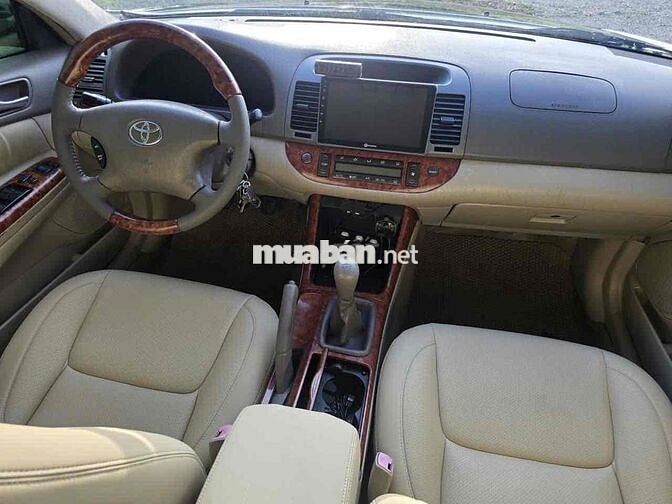 Toyota Camry 2004 Số sàn Đen