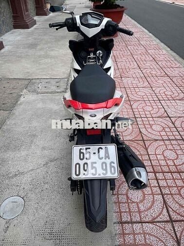 Yamaha Exciter 150 Trắng đỏ qua sử dụng chính chủ