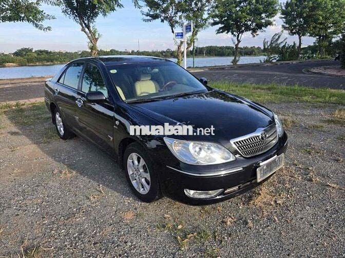 Toyota Camry 2004 Số sàn Đen