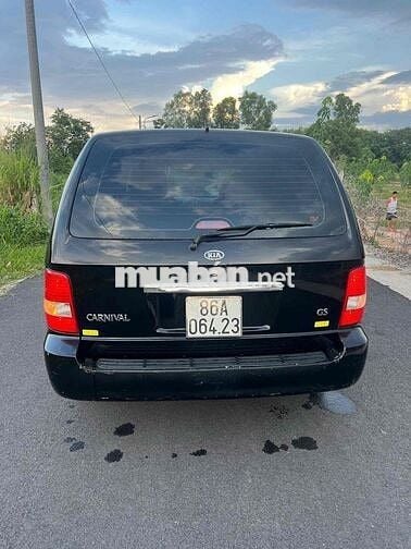 Kia Carnival 7 chỗ màu Đen