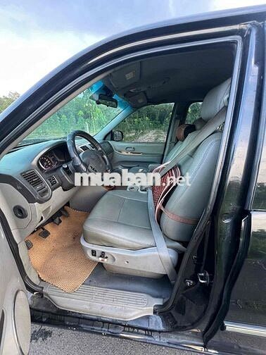 Kia Carnival 7 chỗ màu Đen