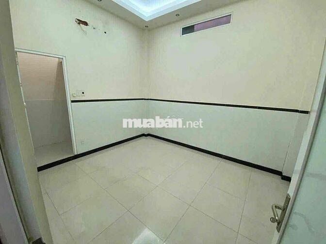 Nguyên căn, dt 4x14, 3PN, 2WC, hẻm oto sát bên Aeon Tân Phú