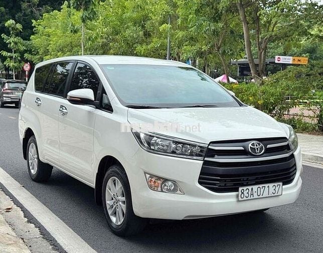 Toyota Innova 2.0G 2018 Trắng xe gia đình