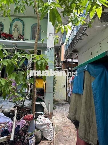 Cần bán gấp nhà đường Chử Đồng Tử, Tân Bình. Gần chợ Tân Bình