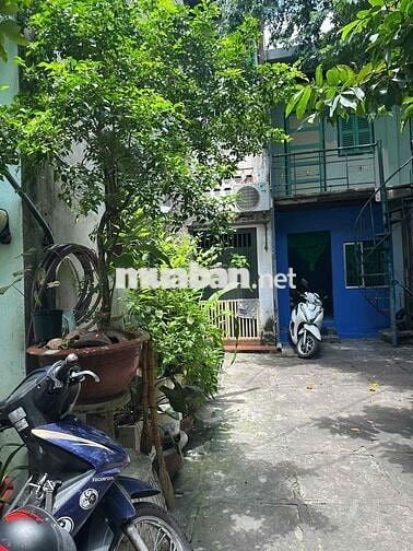 Cần bán gấp nhà đường Chử Đồng Tử, Tân Bình. Gần chợ Tân Bình