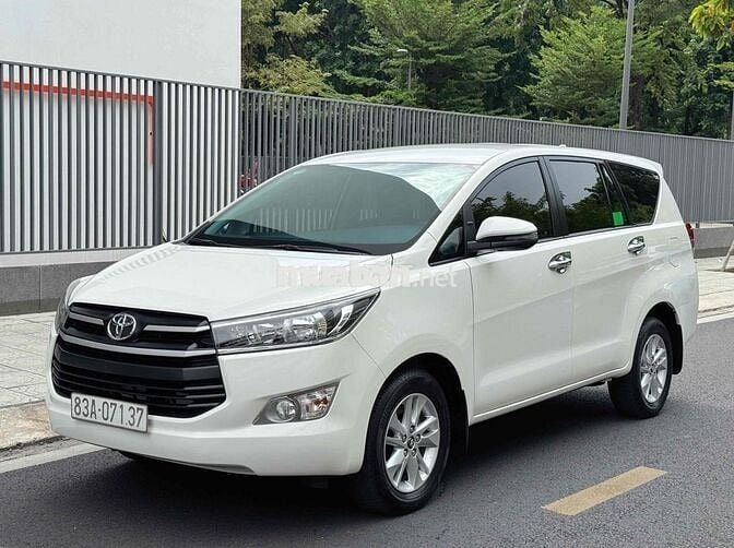 Toyota Innova 2.0G 2018 Trắng xe gia đình