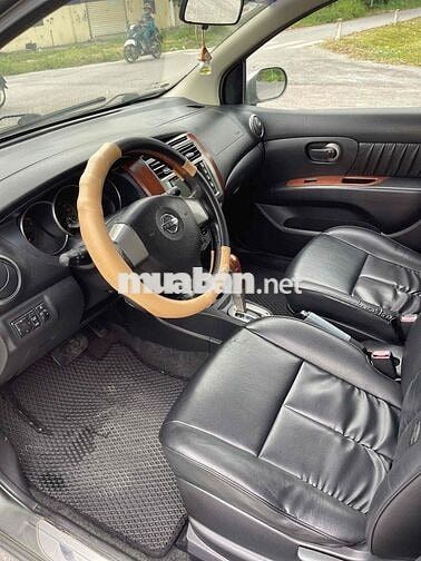 Nissan Grand Livina Xám 7 chỗ xăng