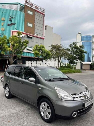 Nissan Grand Livina Xám 7 chỗ xăng