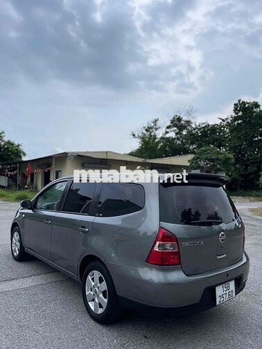 Nissan Grand Livina Xám 7 chỗ xăng