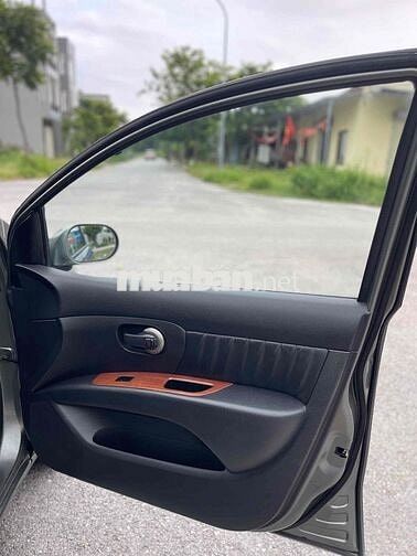 Nissan Grand Livina Xám 7 chỗ xăng