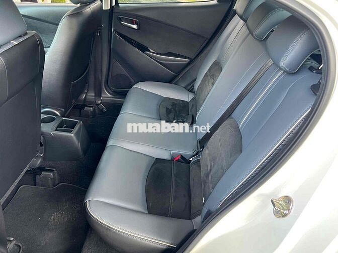 Mazda Mazda 2 Luxury 2023 Trắng Tự động