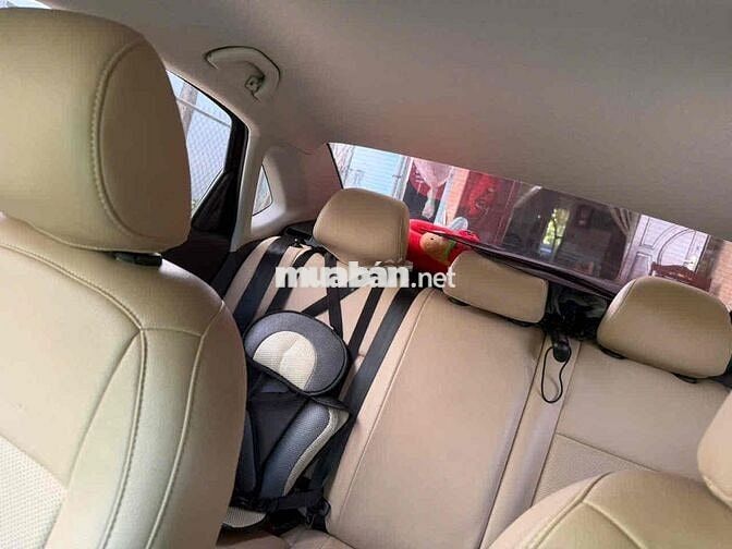 Volkswagen Polo Xám 5 chỗ