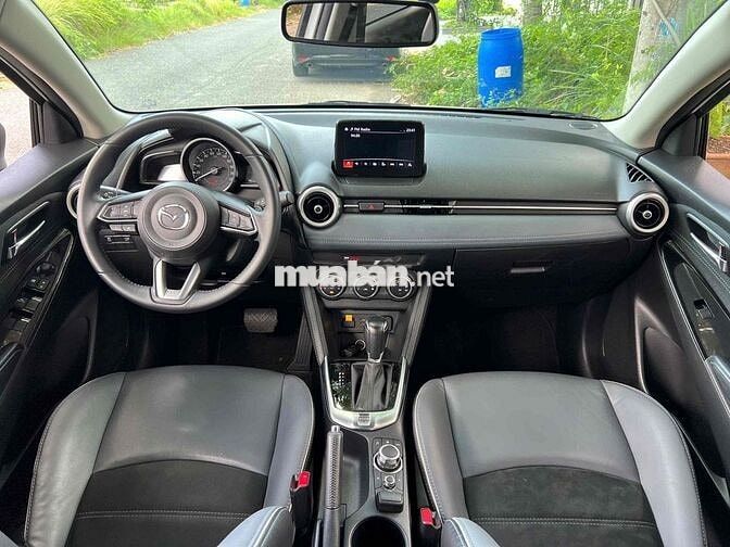 Mazda Mazda 2 Luxury 2023 Trắng Tự động