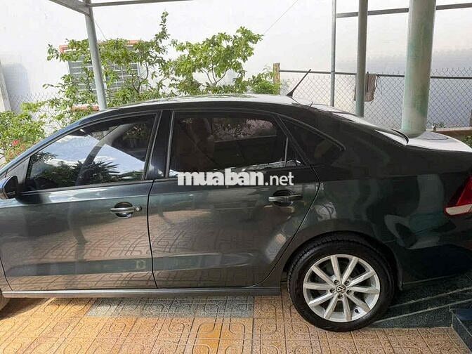 Volkswagen Polo Xám 5 chỗ