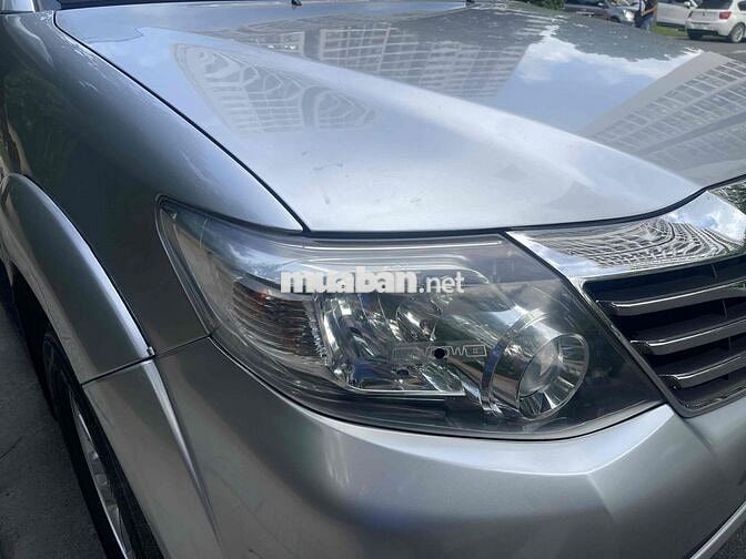 Toyota Fortuner 2012 mẫu mới 2013 Xăng Tự động Bạc