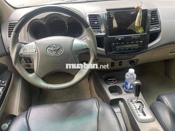 Toyota Fortuner 2012 mẫu mới 2013 Xăng Tự động Bạc