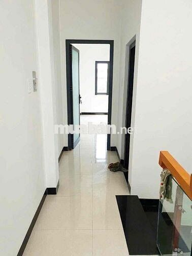 nhà 2 lầu 1 trệt Gần ngã tư Bình Chuẩn,4p ngủ có 2 máy lạnh,đường 7m