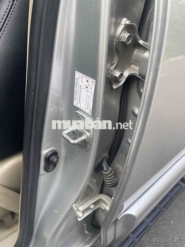 Toyota Fortuner 2012 mẫu mới 2013 Xăng Tự động Bạc