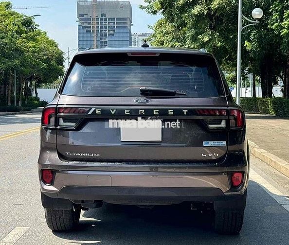 Ford Everest Titanium 2 cầu 2023 Nâu 23000 km