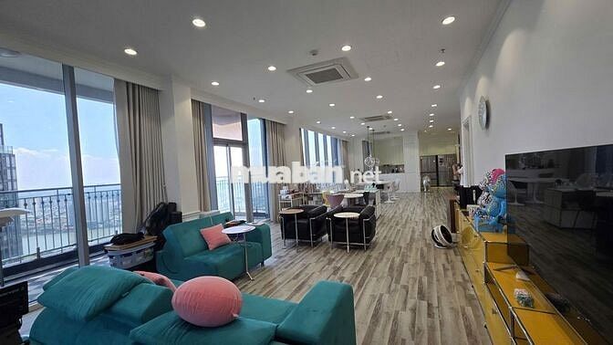 BÁN PENTHOUSE VINHOMES CENTRAL PARK – LANDMARK 1 | 300M² | 4PN |