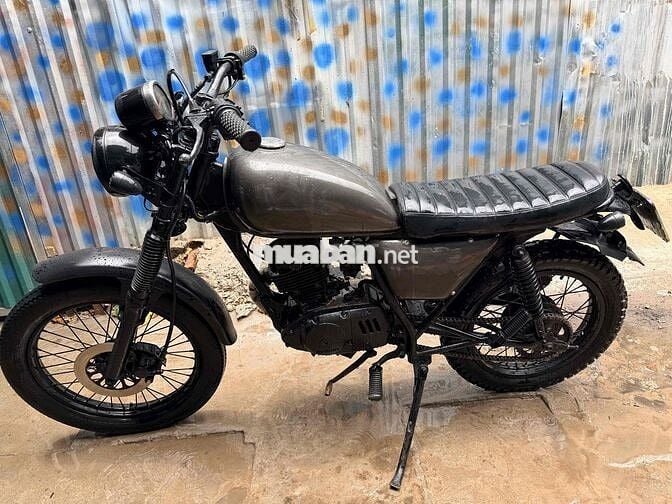 Suzuki Tracer Cafe Đen Máy đứng