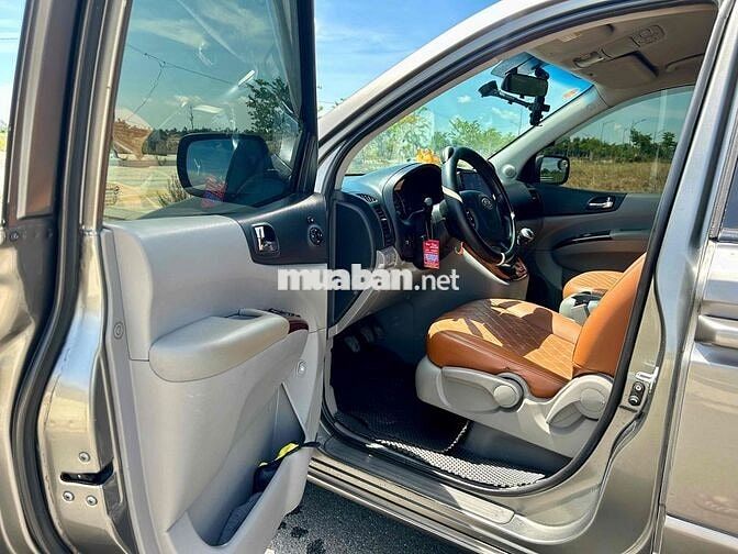 Kia Carnival 2009 nhập hàn fom mới