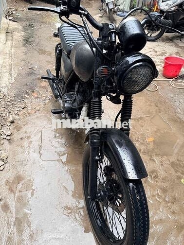 Suzuki Tracer Cafe Đen Máy đứng