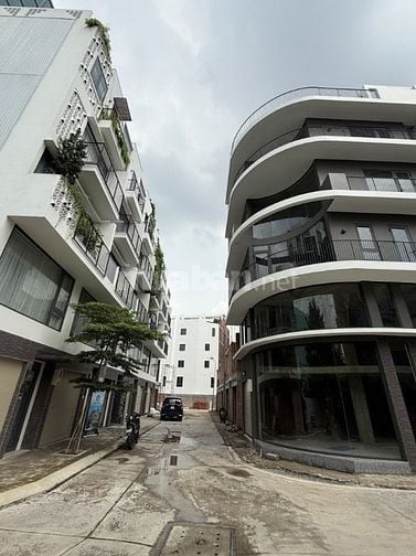  CHO THUÊ DÀI HẠN TOÀ NHÀ 6 TẦNG LÀM VP, PHÒNG MACH.GIÁ 25tr/th