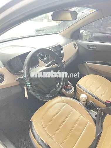 Hyundai Grand i10 5 chỗ màu Bạc