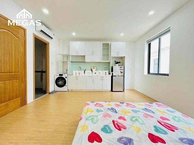 STUDIO CÓ THANG MÁY CỬA SỔ NGAY VÒNG XOAY DÂN CHỦ SIÊU RẺ