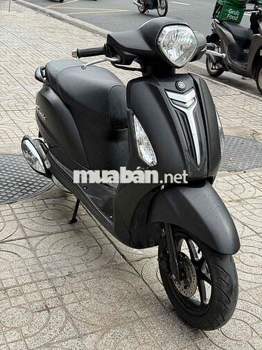 Yamaha Grande Đen