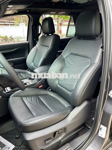 Ford Everest Titanium 2024 2.0L 4x2 Xám