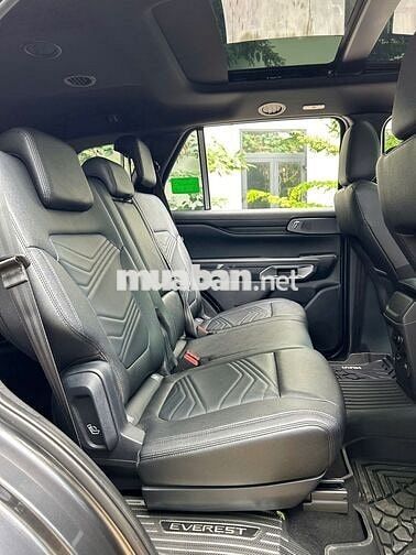 Ford Everest Titanium 2024 2.0L 4x2 Xám