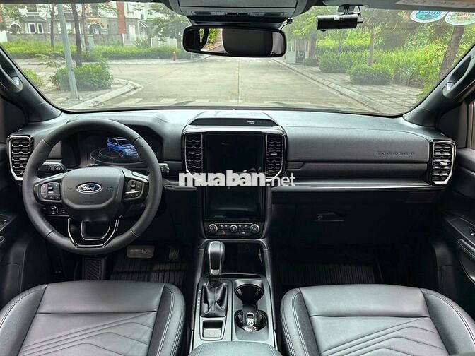 Ford Everest Titanium 2024 2.0L 4x2 Xám