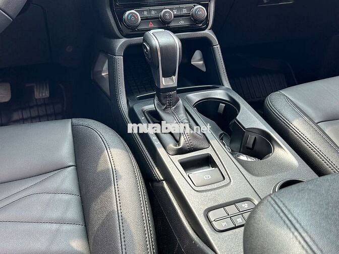 Ford Everest Titanium 2024 2.0L 4x2 Xám