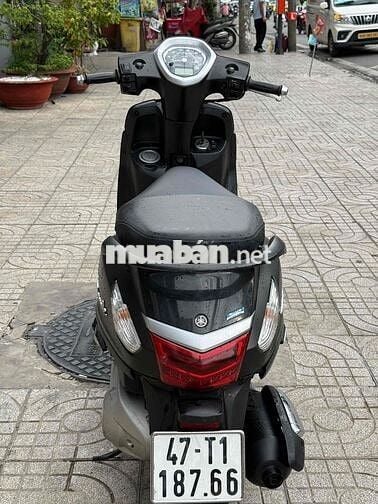 Yamaha Grande Đen