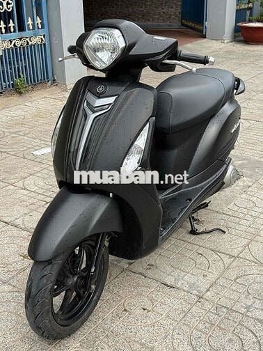 Yamaha Grande Đen