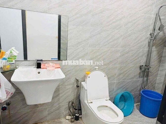 CHO THUÊ NHÀ 5 PHÒNG -HẺM TÊN LỬA-BTĐ-BÌNH TÂn