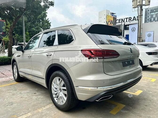 Volkswagen Touareg Luxury 2.0 TSI 2024 - 2 Tỷ 768