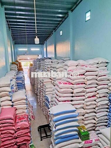 [BAO CƠM] 1 NHÂN VIÊN BỐC VÁC GIAO HÀNG