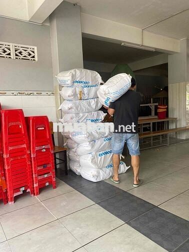 [BAO CƠM] 1 NHÂN VIÊN BỐC VÁC GIAO HÀNG