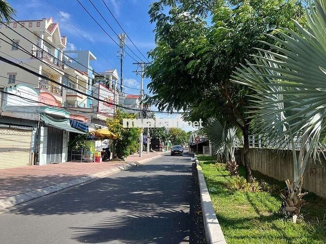 9 X 76 NỞ HẬU 14M MẶT TIỀN ĐƯỜNG MỄ CỐC 