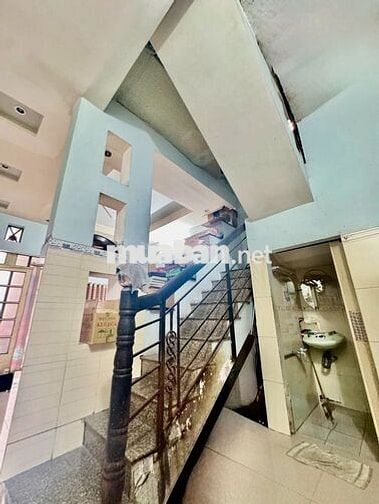 Nhà Bình Tân - 5,5m dài 7m 4 lầu 5PN ngay Tân Phú giá 3.4 tỉ - SHR