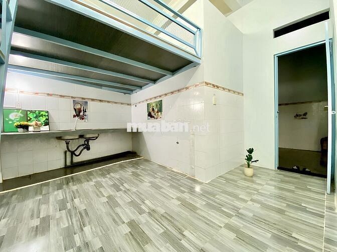 Phòng gác rộng, lầu trệt, Cách ĐH Gia Định- ĐH CÔNG NGHIỆP - 500m