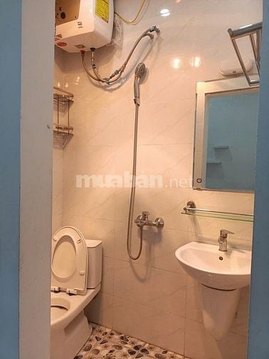 Cho thuê nhà số 13 Cửa Nam, quận Hoàn Kiếm, diện tích 35 m2