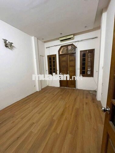Cho thuê nhà Thái Thịnh 52m², 5PN, có sân để xe, 12 triệu/tháng