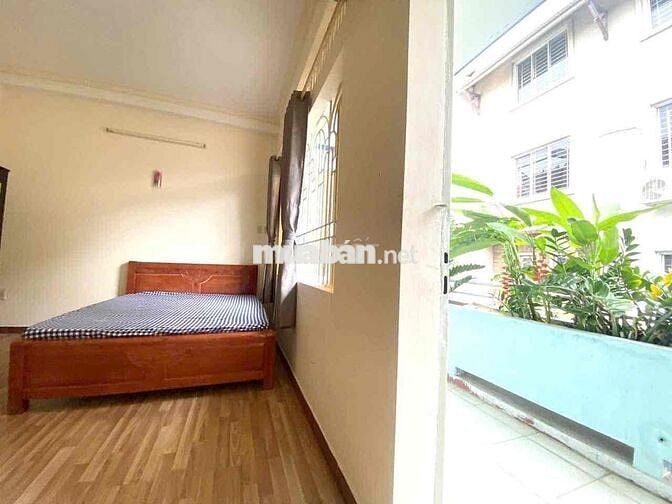 CHO THUÊ STUDIO FULL NT- BAN CÔNG LỚN- KHU VỰC TRẦN QUỐC HOANG