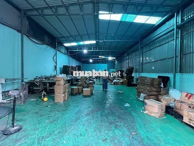 Cho thuê xưởng 300 m2 gần chợ Thông Dụng , An Phú