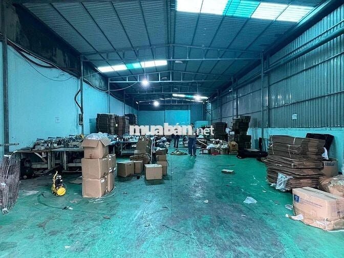 Cho thuê xưởng 300 m2 gần chợ Thông Dụng , An Phú